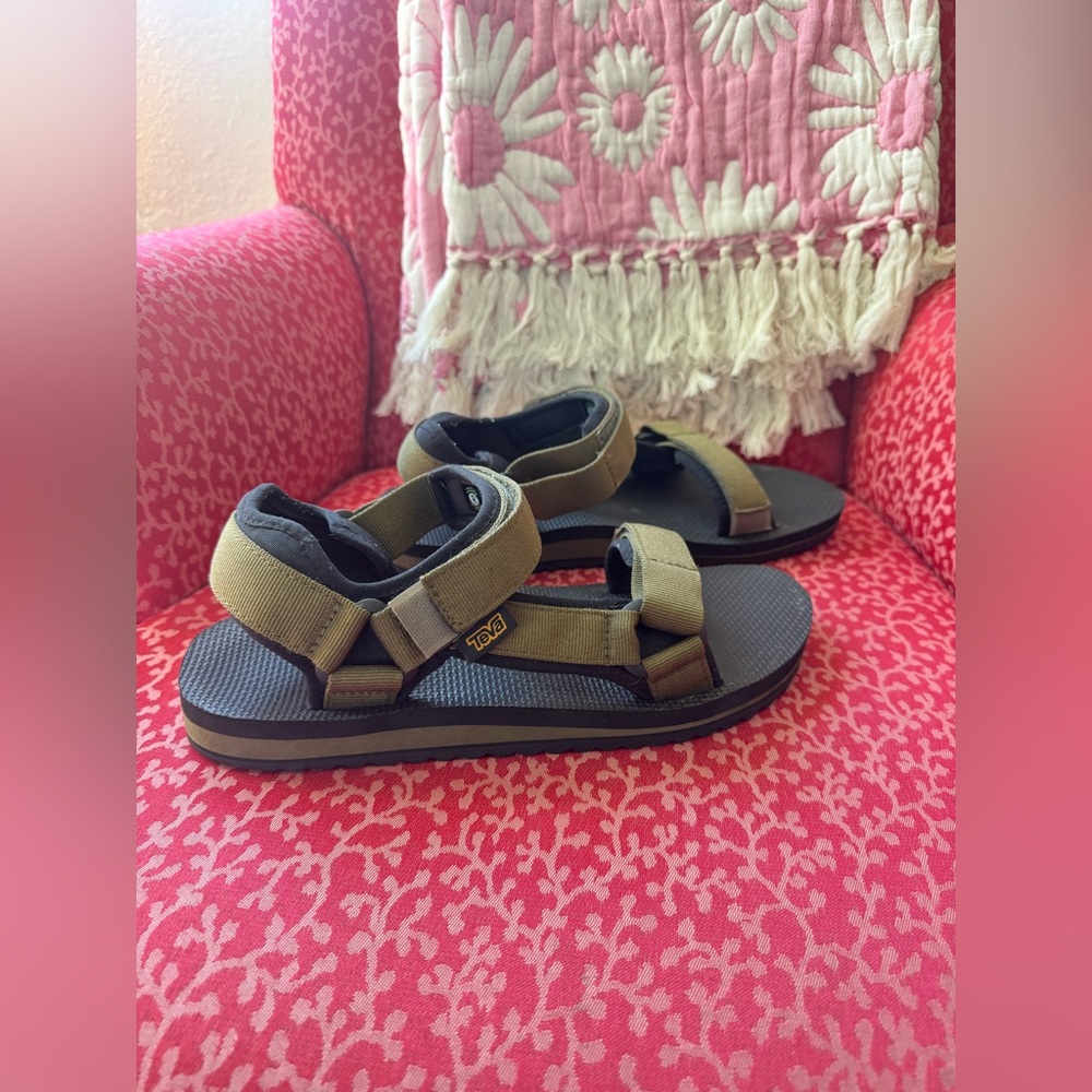 Teva Sandals, Size 10, Green